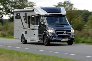 Adria Coral Supreme 670 DL