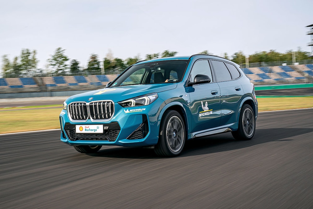 BMW iX1