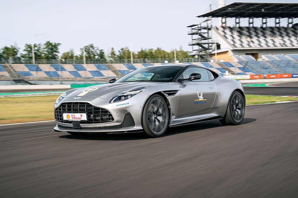 Aston Martin DB12