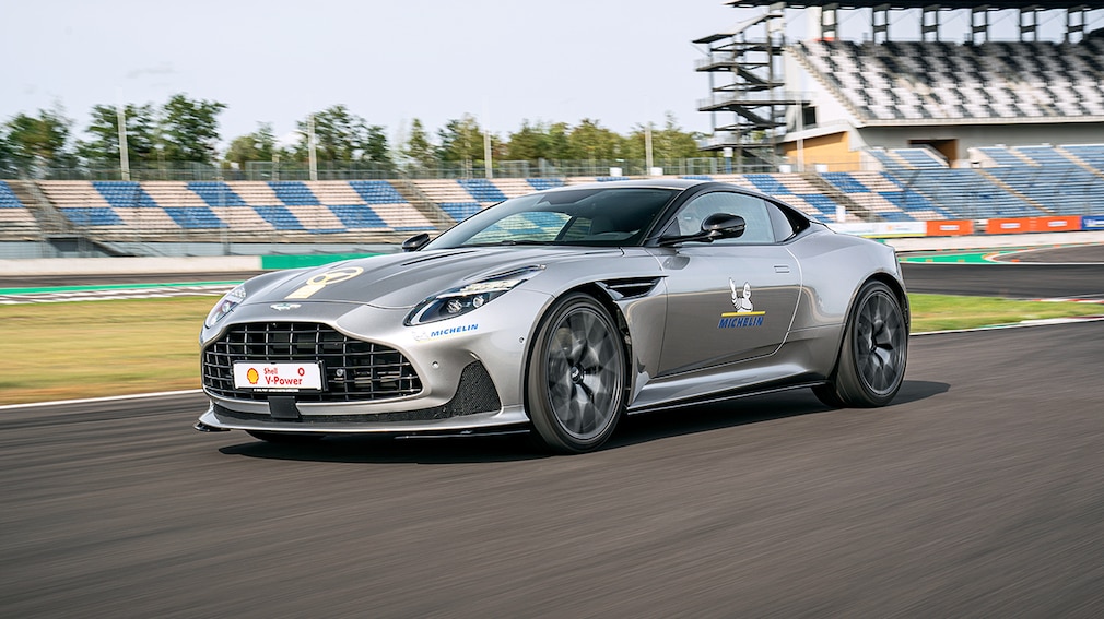 Aston Martin DB12