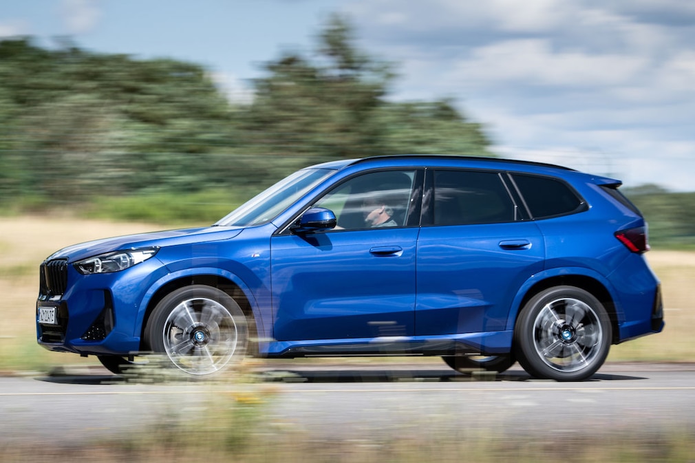 BMW iX1 (xDrive30)