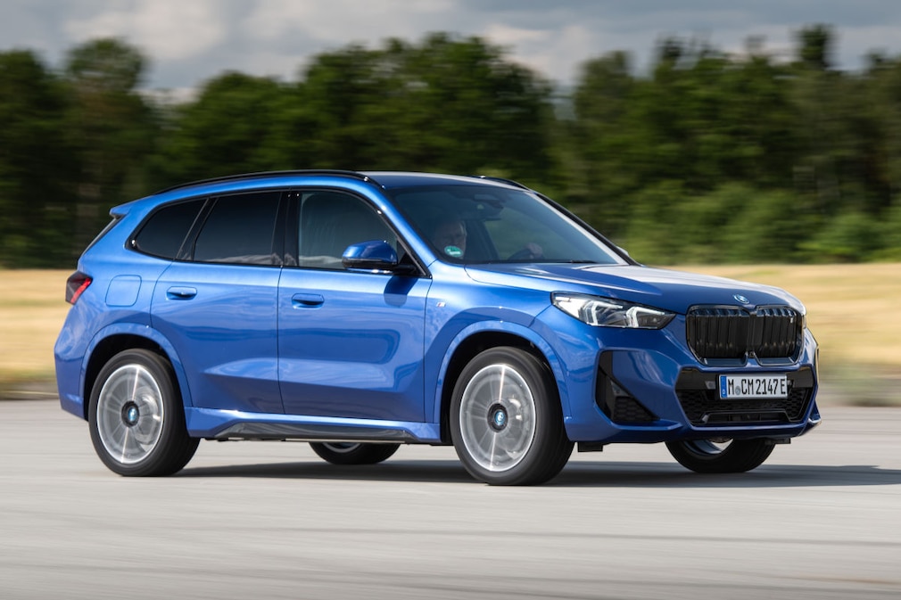 BMW iX1 (xDrive30)