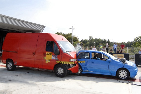 Kleintransporter im ADAC-Crash