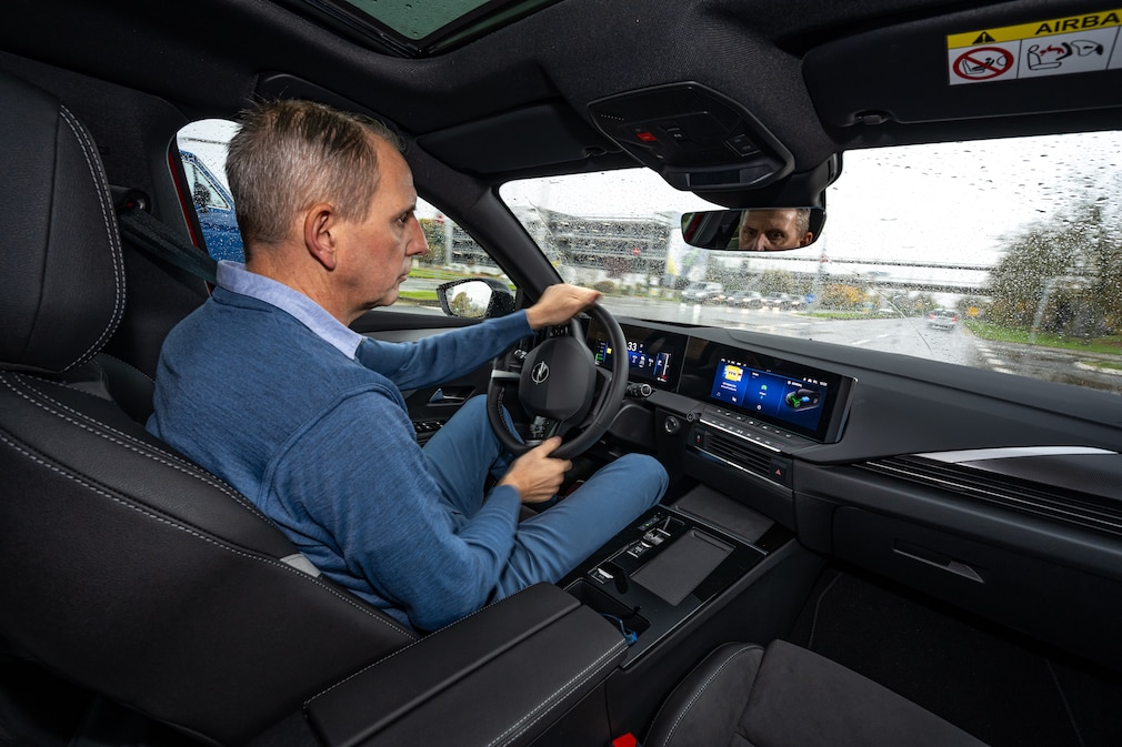 Opel Astra Sports Tourer Electric