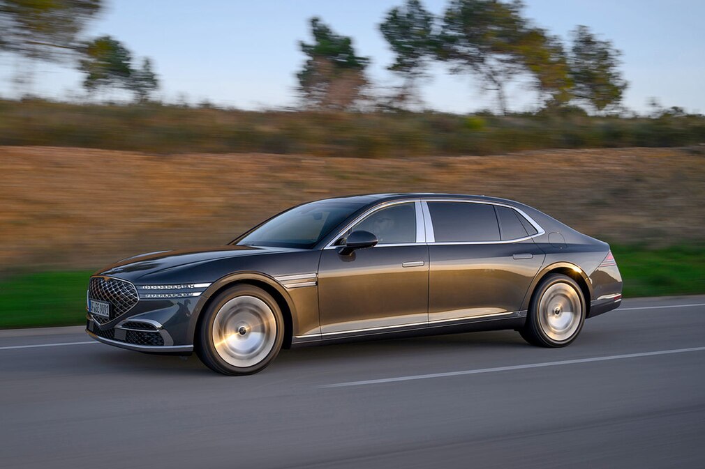 Genesis G90 LWB