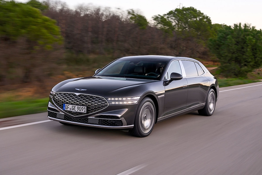 Genesis G90 erste Fahrt im 5,47MeterLuxusliner AUTO BILD