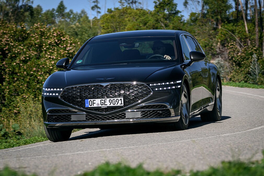 Genesis G90 LWB