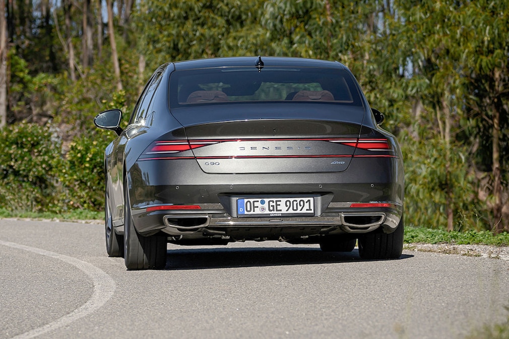Genesis G90 LWB