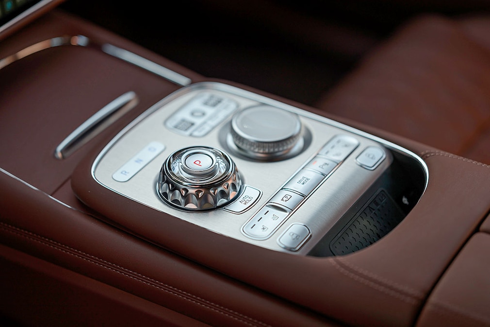 Genesis G90 LWB