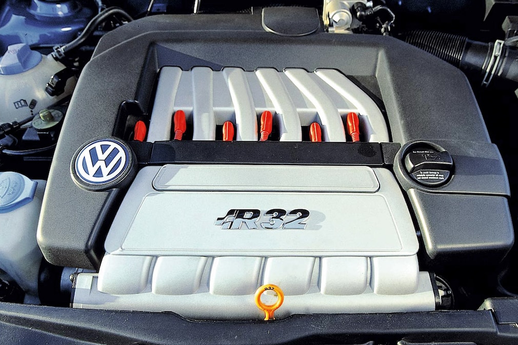 Volkswagen VW Golf V R32