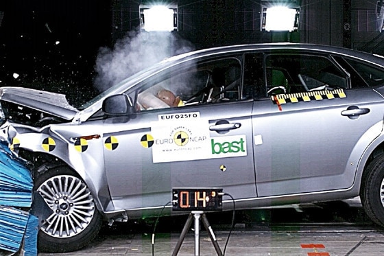Crashtest Ford Mondeo/Hyundai i30