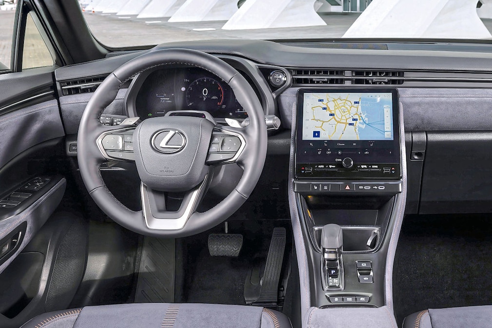 Lexus LBX