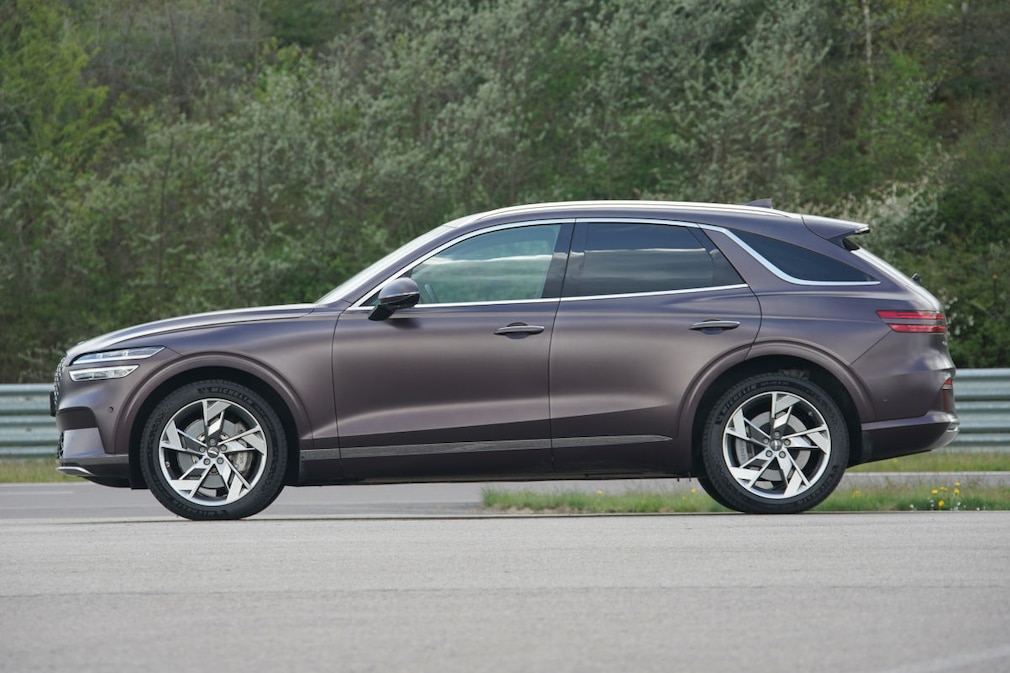 Genesis Electrified GV70