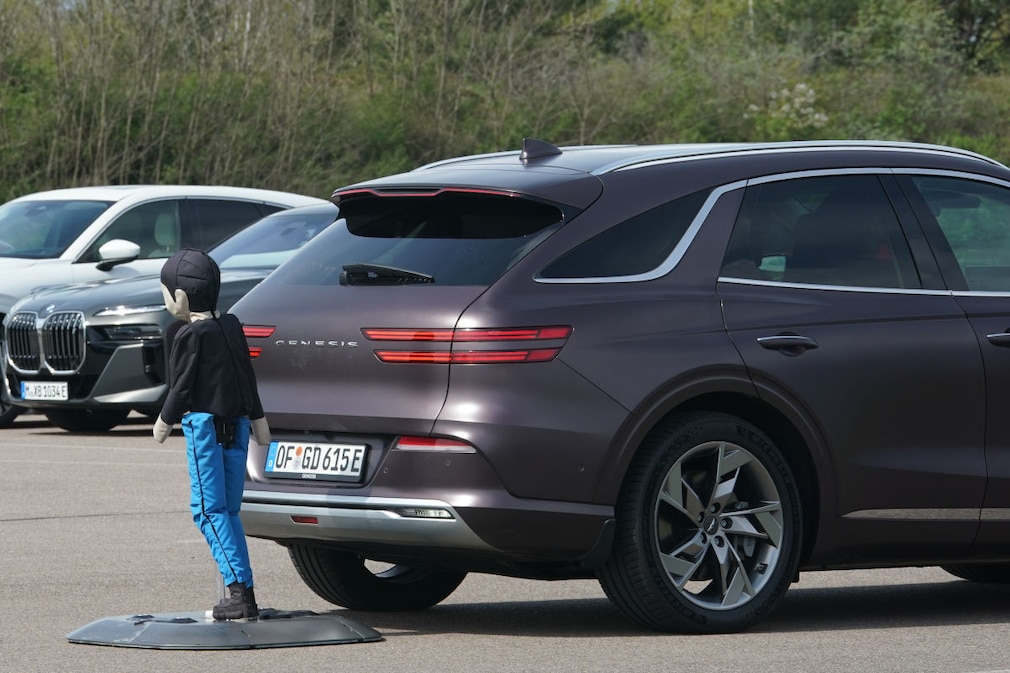 Genesis Electrified GV70