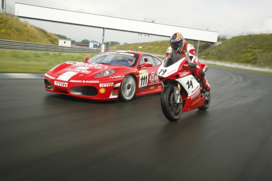 Tracktest Ferrari F430 vs Ducati 1098s