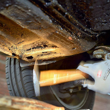 Unterbodenschutz mit Rostumwandler selber machen - Toyota Avensis