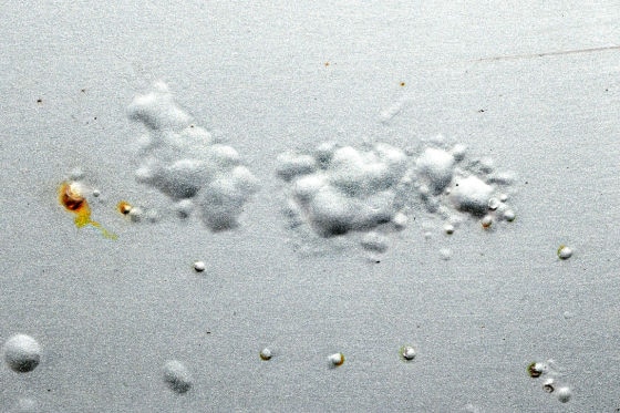 AUBI - Rostblasen entstehen immer dort, wo das Blech bereits durchgerostet ist. Foto erstellt am 26.03.2003 AB142003 040