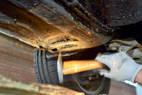 Unterbodenschutz für ältere Fahrzeuge gegen Rost & Steinschlag
