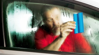 Raus mit der Nässe  Feuchtigkeit im Auto