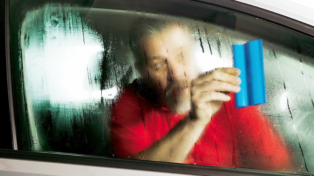 Raus mit der Nässe Feuchtigkeit im Auto