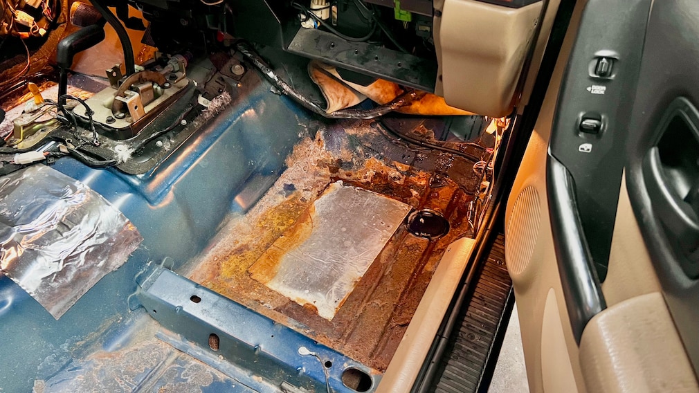 Raus mit der Nässe Feuchtigkeit im Auto