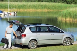 Toyota Avensis Verso