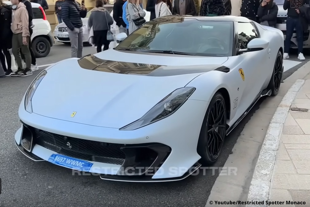 Ferrari 812 Competizione A