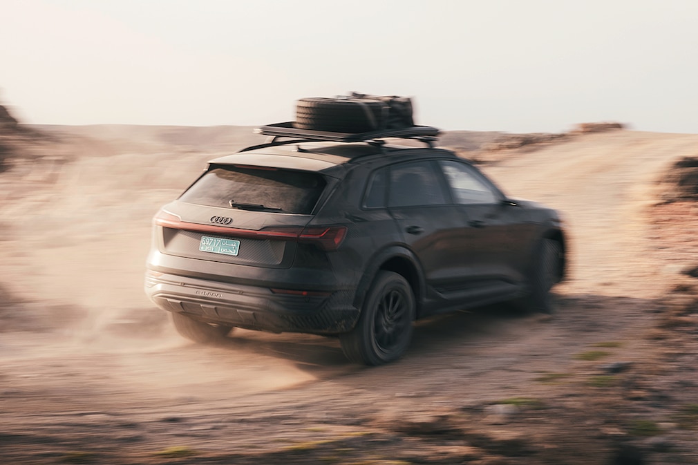 Audi Q8 e-tron Dakar edition
