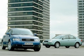 Audi A4 2.0 gegen Ford Mondeo 2.0