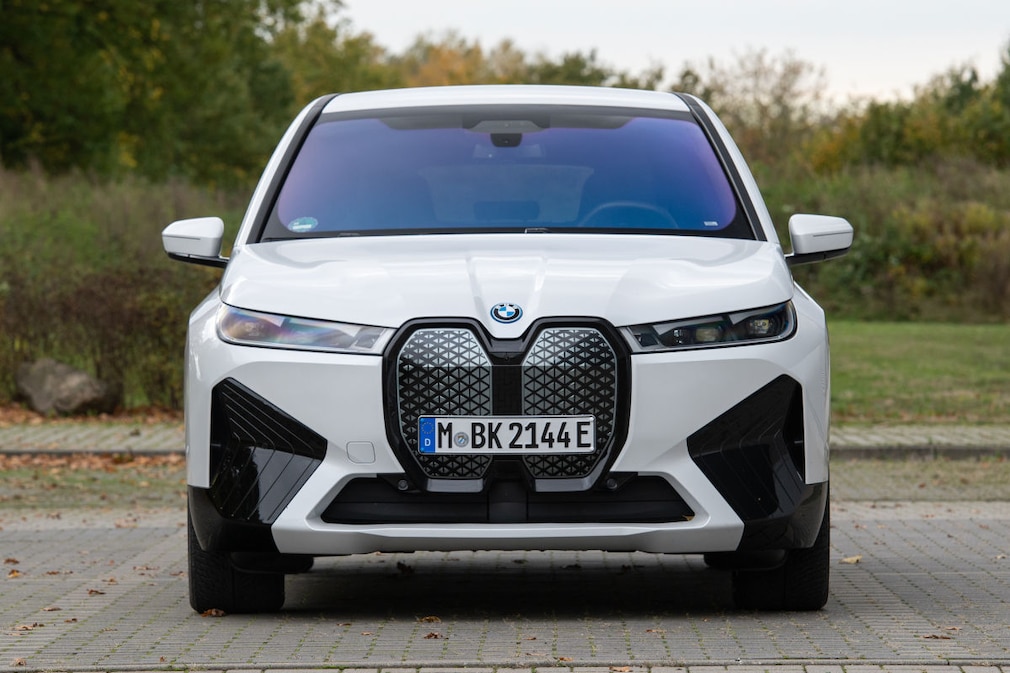 BMW iX xDrive50