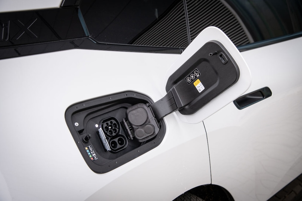 BMW iX xDrive50