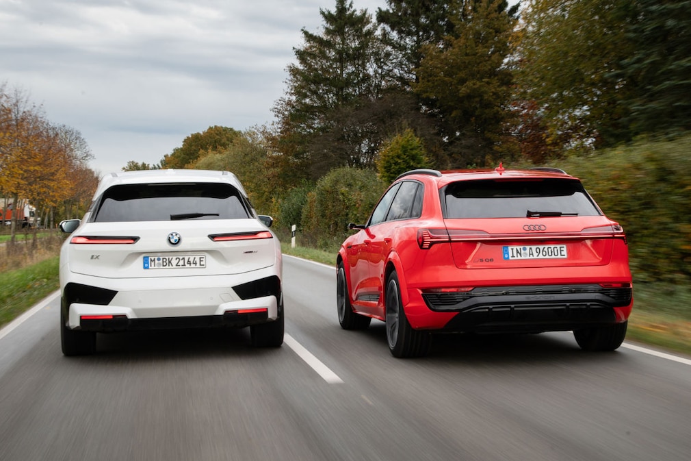 Audi SQ8 e-tron BMW iX xDrive50