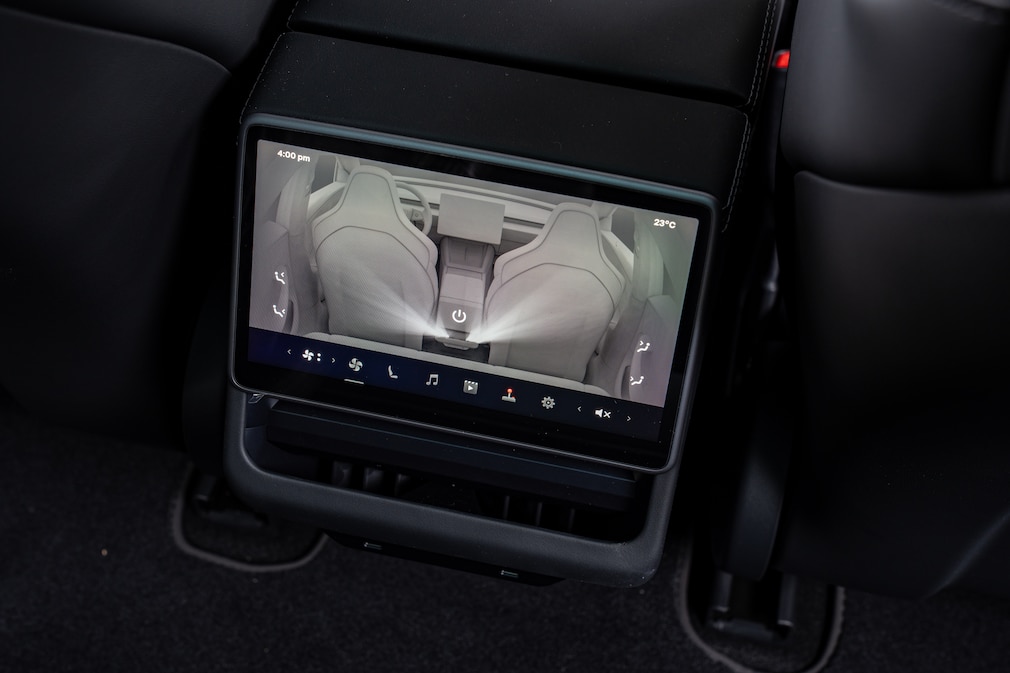Tesla Model 3 Performance
