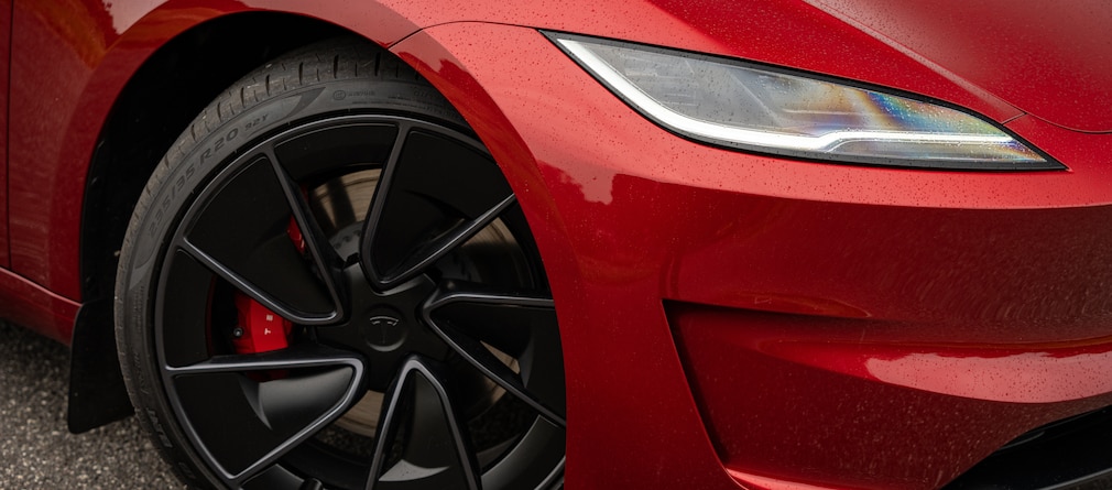 Tesla Model 3 Performance