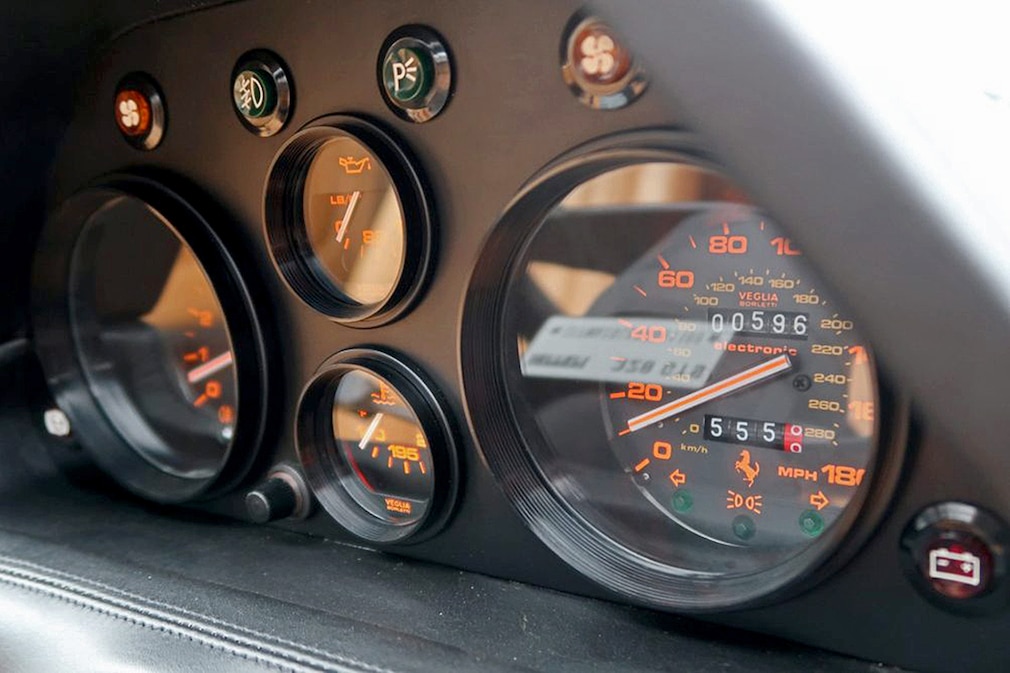 Ferrari 328 GTS 1989 - Avantgarde Classics
