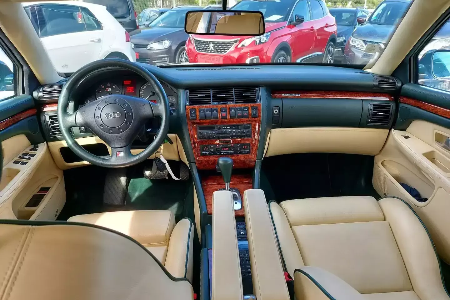 Audi S8 (1997) mit B7-Panzerung