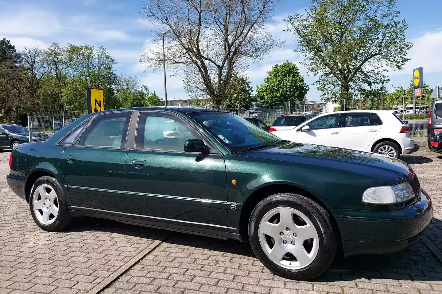 Audi S8 (1997) mit B7-Panzerung