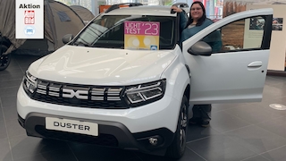 Cordula Rahner mit ihrem neuen Dacia Duster Expression