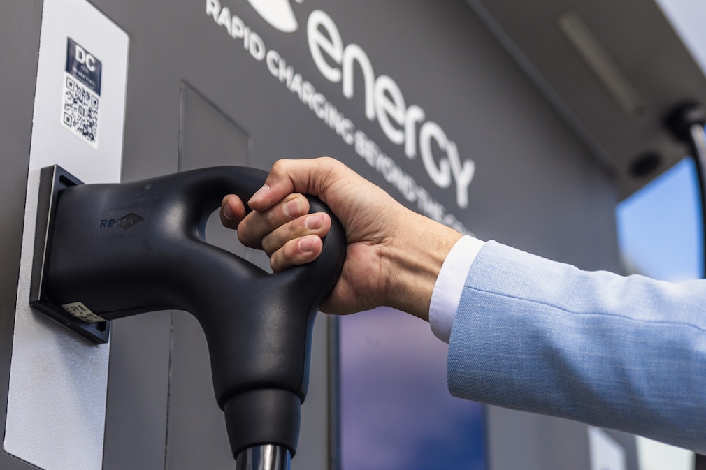 Me Energy mobile Schnellladesäule ohne Stromanschluss