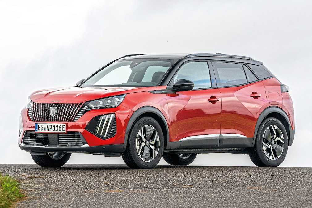 Peugeot E-2008 156
