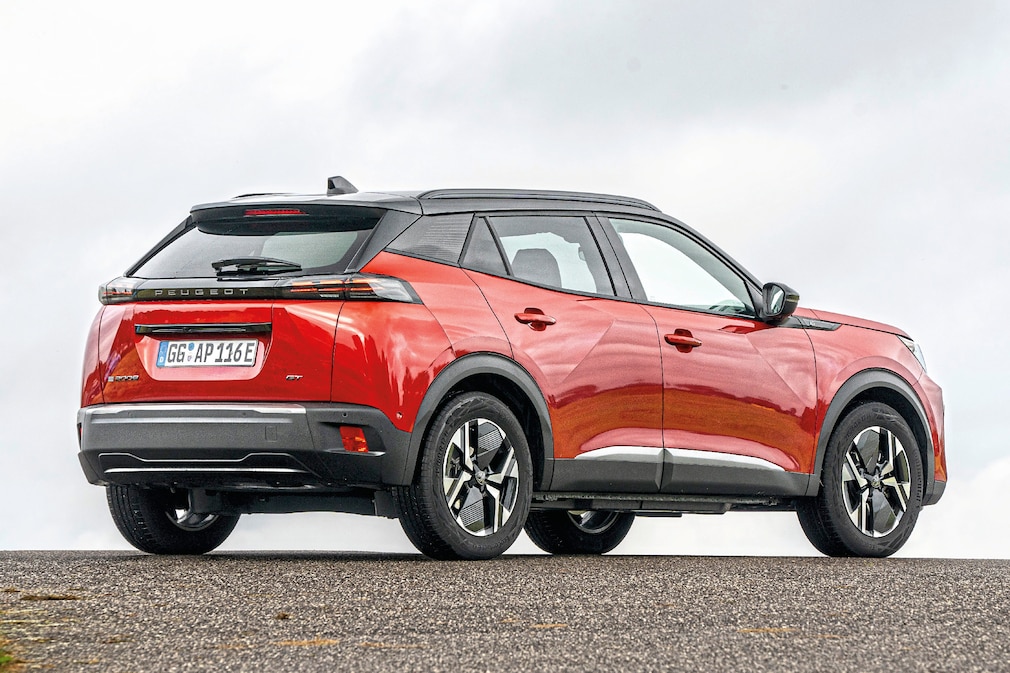 Peugeot E-2008 156