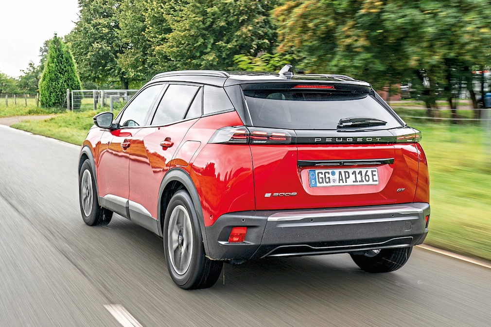 Peugeot E-2008 156