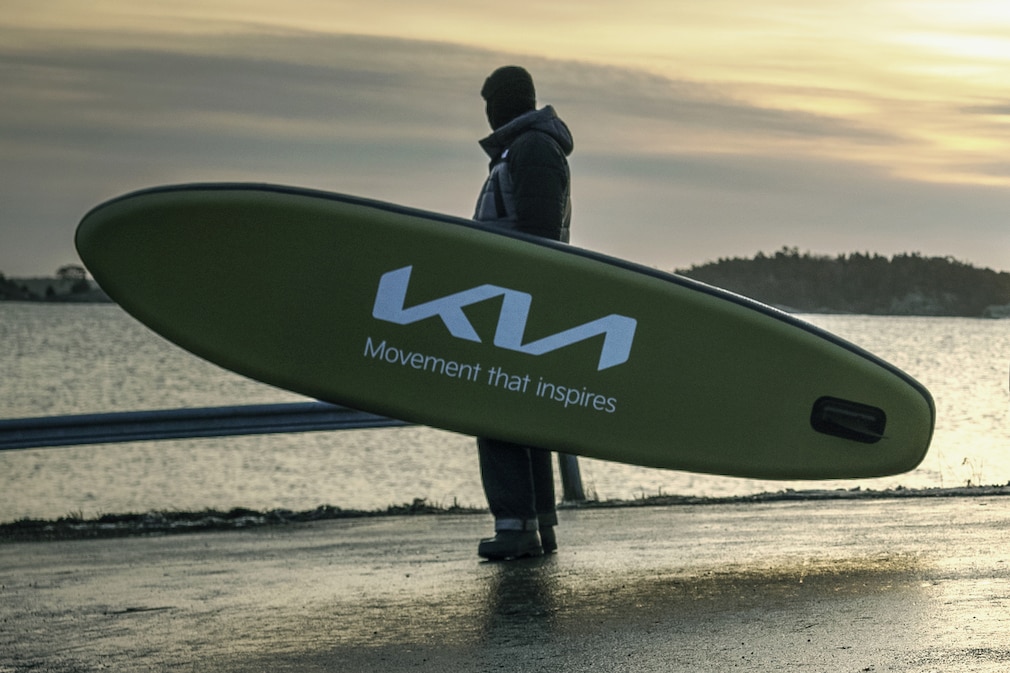 Kia EV9 Stand-up-Paddle-Board
