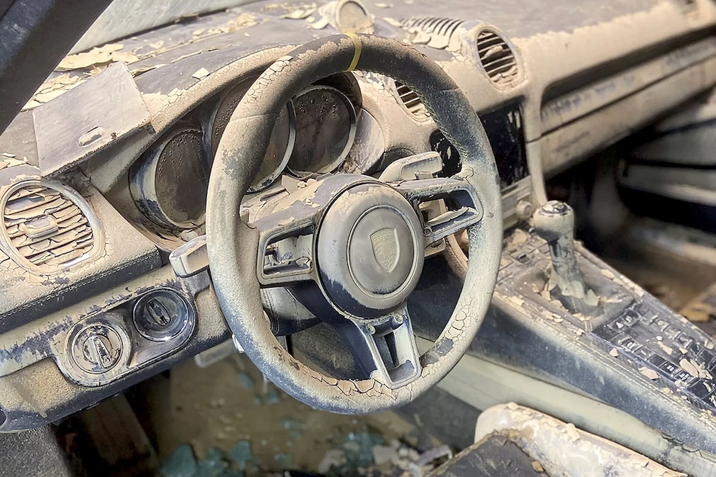 Flutopfer: Porsche Cayman GT4 RS