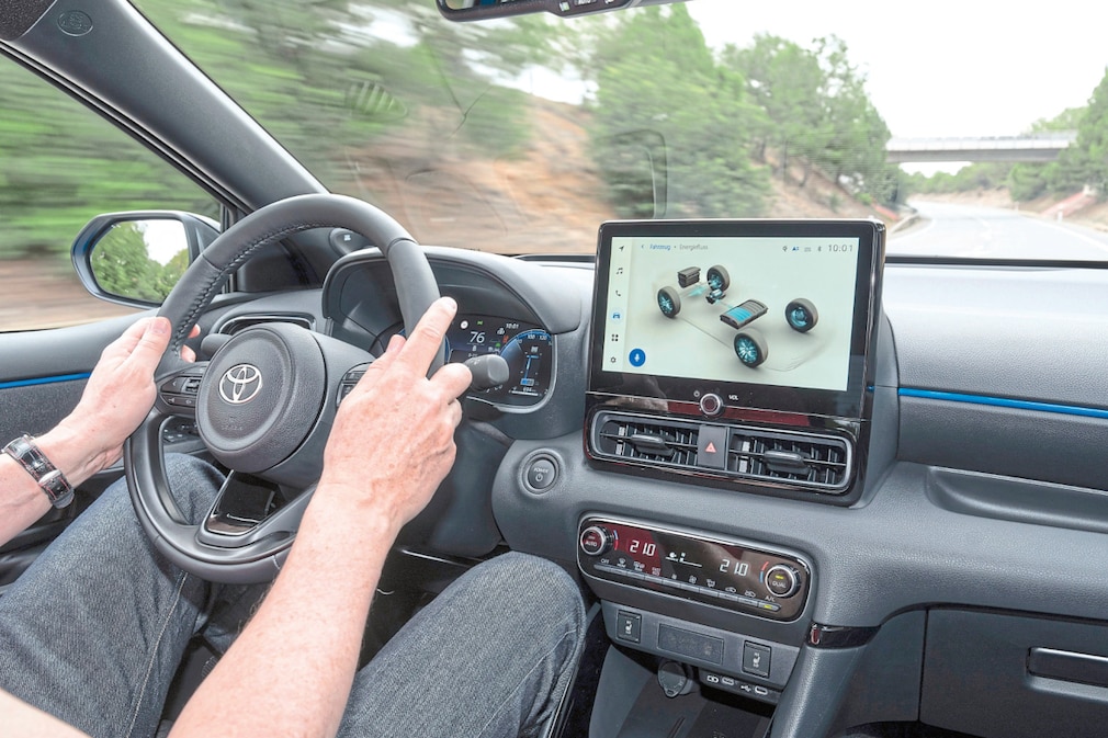 Toyota Yaris Hybrid 130