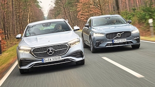 Mercedes E 400 e 4Matic Volvo S90 Recharge T8 AWD