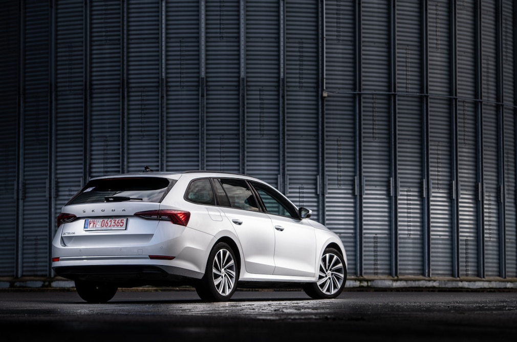 Skoda Octavia Combi 2.0 TDI DSG First Edition