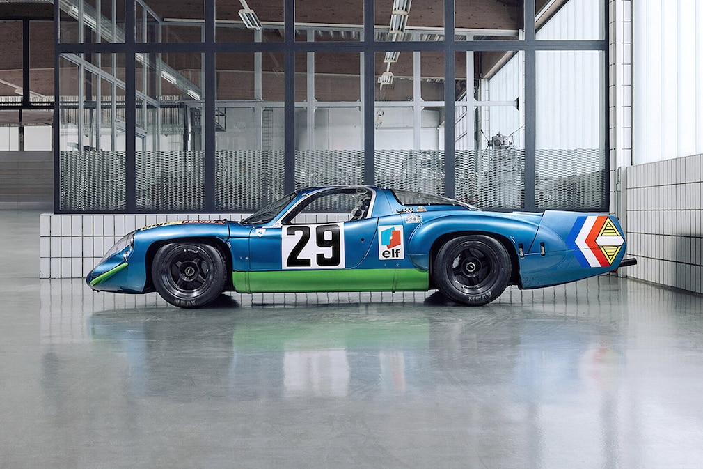 INSPIRATION: A220 AGTZ TWIN TAIL