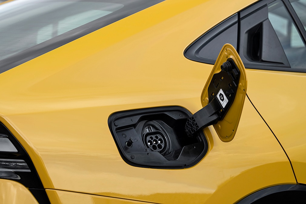 Toyota Prius PHEV