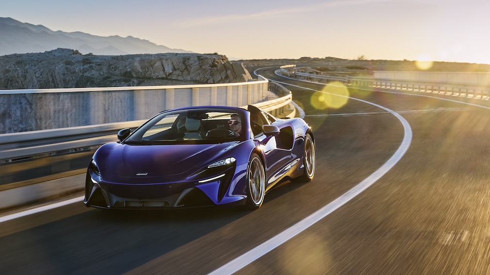 McLaren Artura Spider